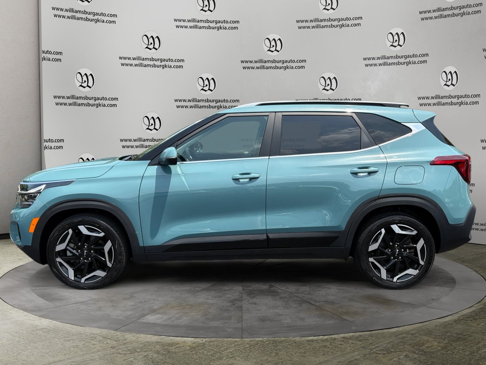 Used 2024 Kia Seltos SX w/ SX Sunroof Package AWD/4WD image 2