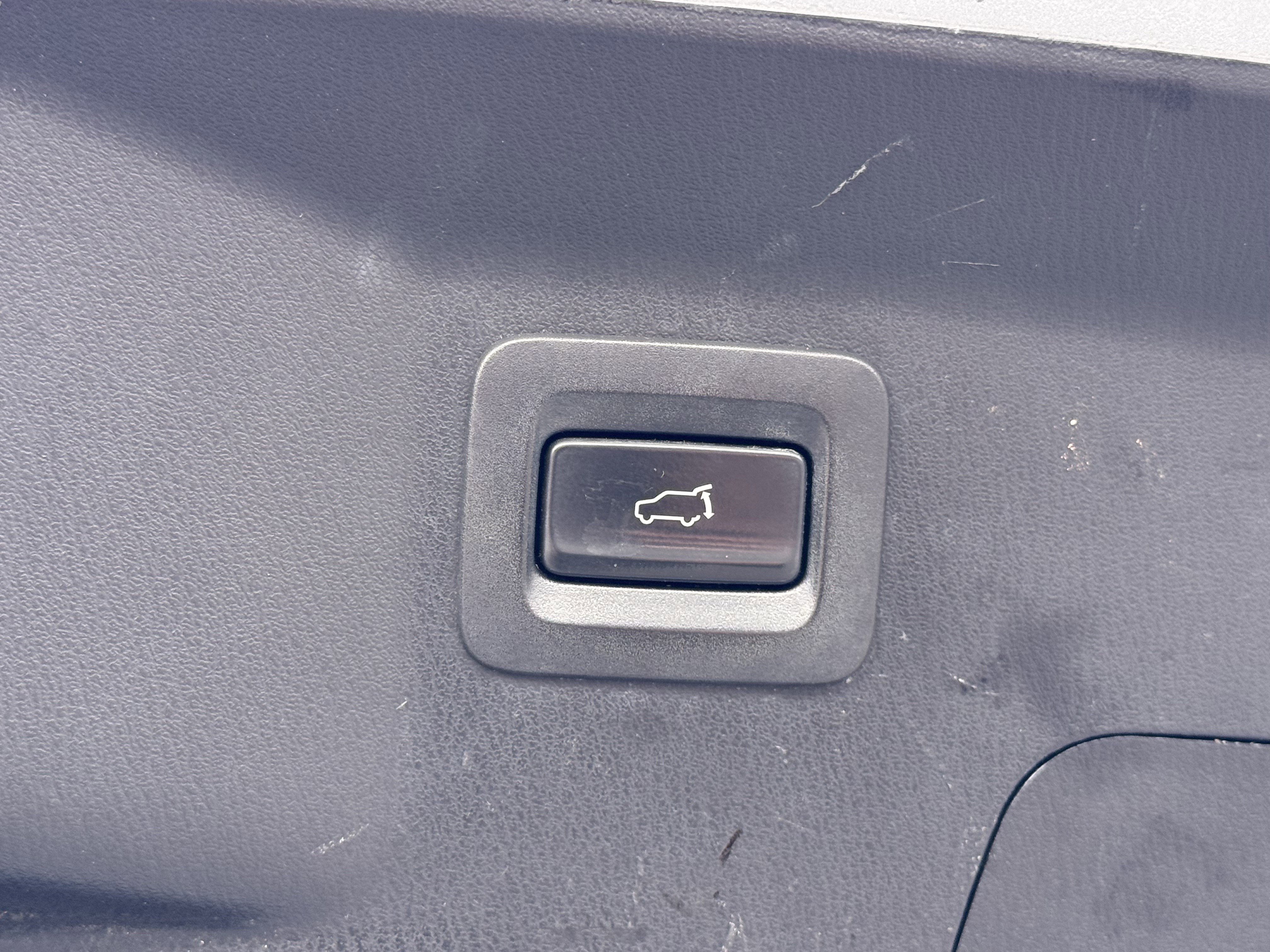 Used 2019 MAZDA CX-9 Touring w/ Touring Premium Package image 16