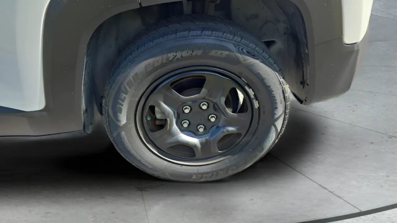 Used 2017 Jeep Renegade Sport w/ Power & Air Group image 35