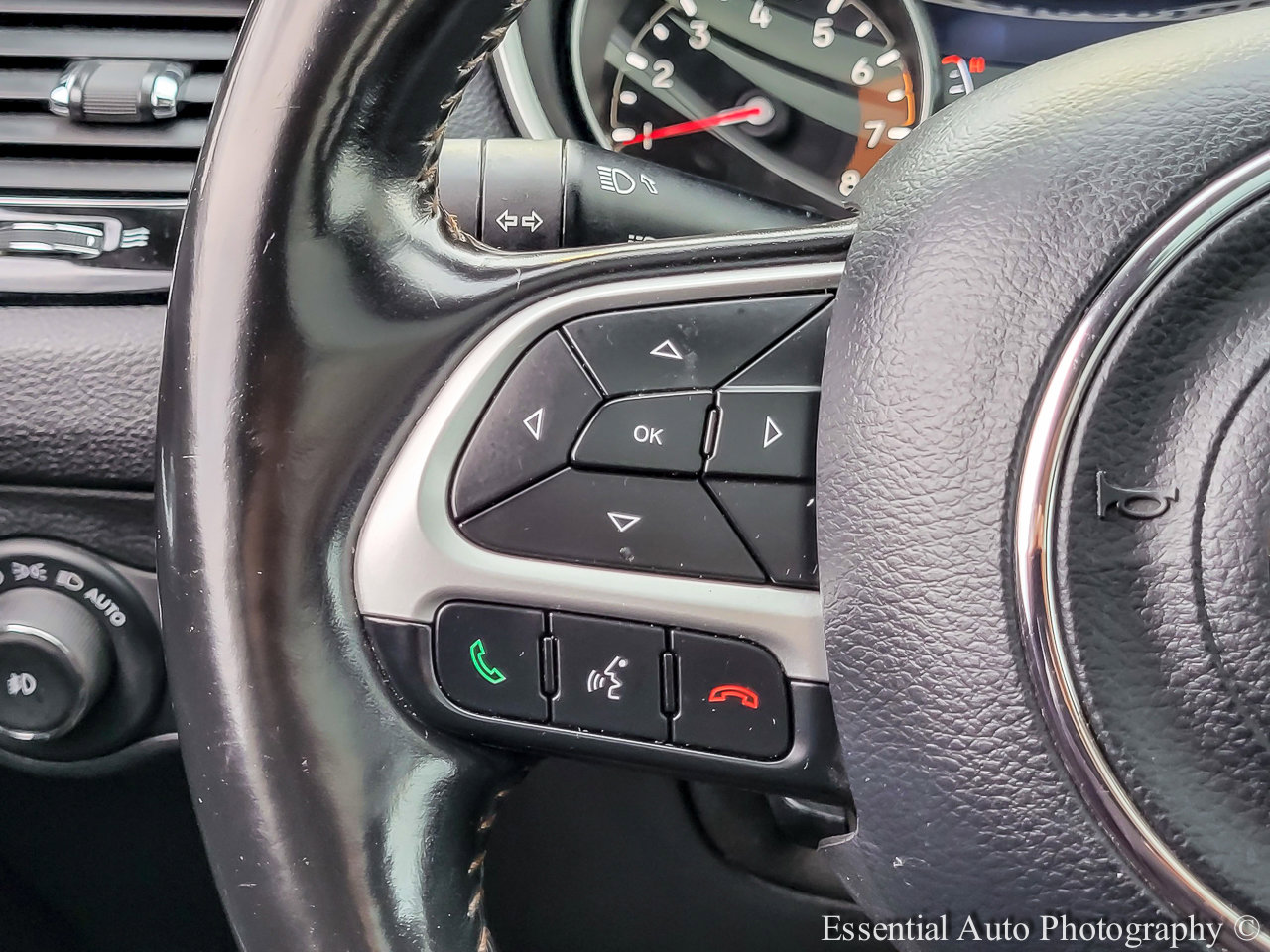 Used 2019 Jeep Compass Limited image 14
