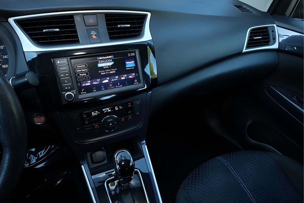 Used 2019 Nissan Sentra SR image 18