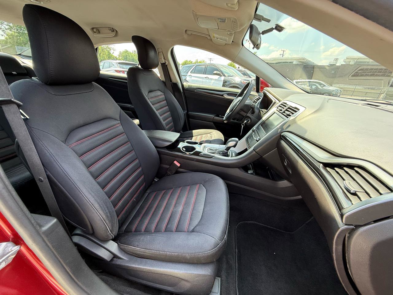Used 2013 Ford Fusion SE FWD image 4