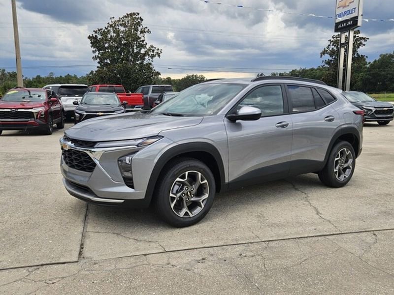New 2025 Chevrolet Trax LT w/ Driver Confidence Package