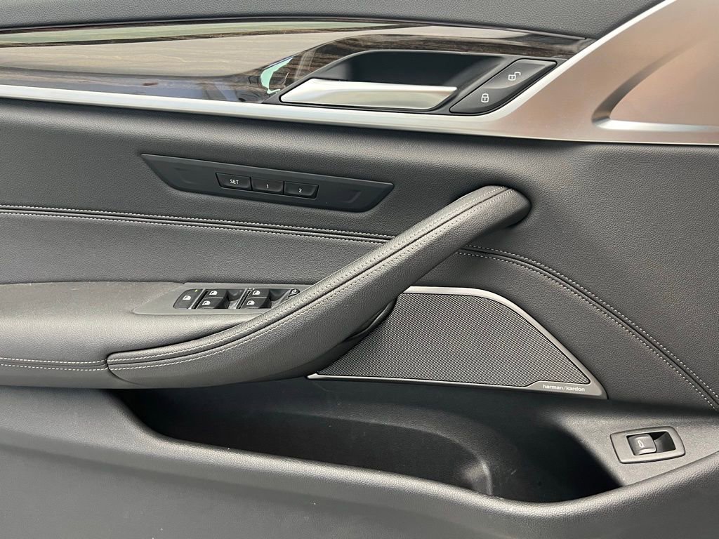 Used 2021 BMW 540i image 22