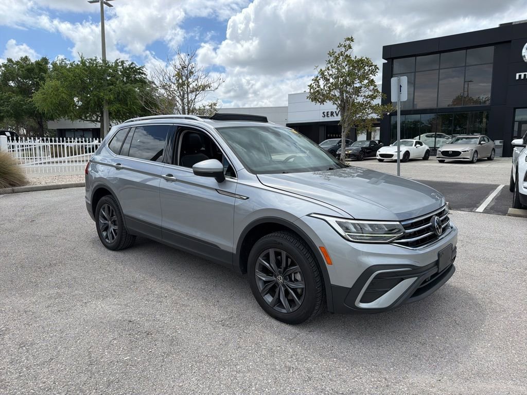 Used 2022 Volkswagen Tiguan SE image 3