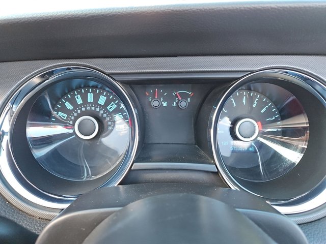 Used 2014 Ford Mustang Convertible image 25