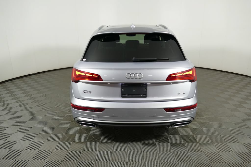 Certified 2022 Audi Q5 2.0T Premium w/ Convenience Package AWD/4WD image 4