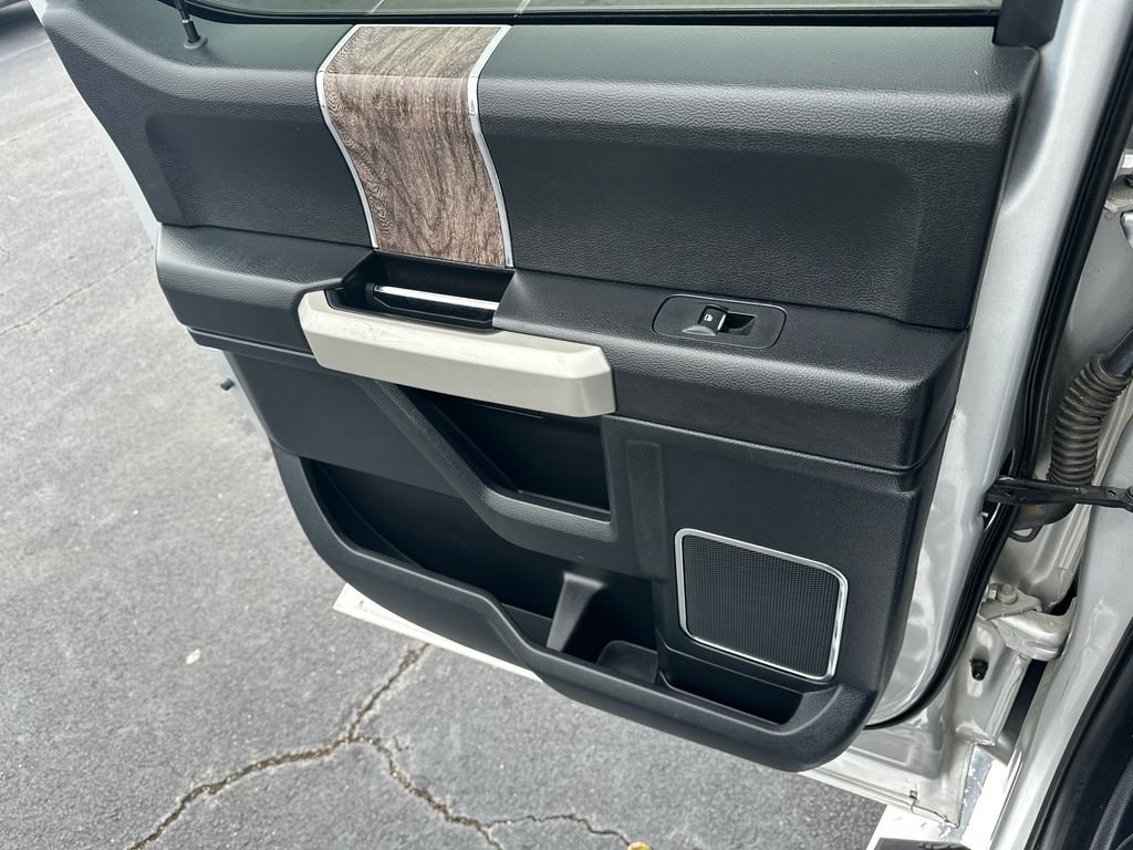 Used 2018 Ford F250 Lariat w/ Lariat Value Package AWD/4WD image 21