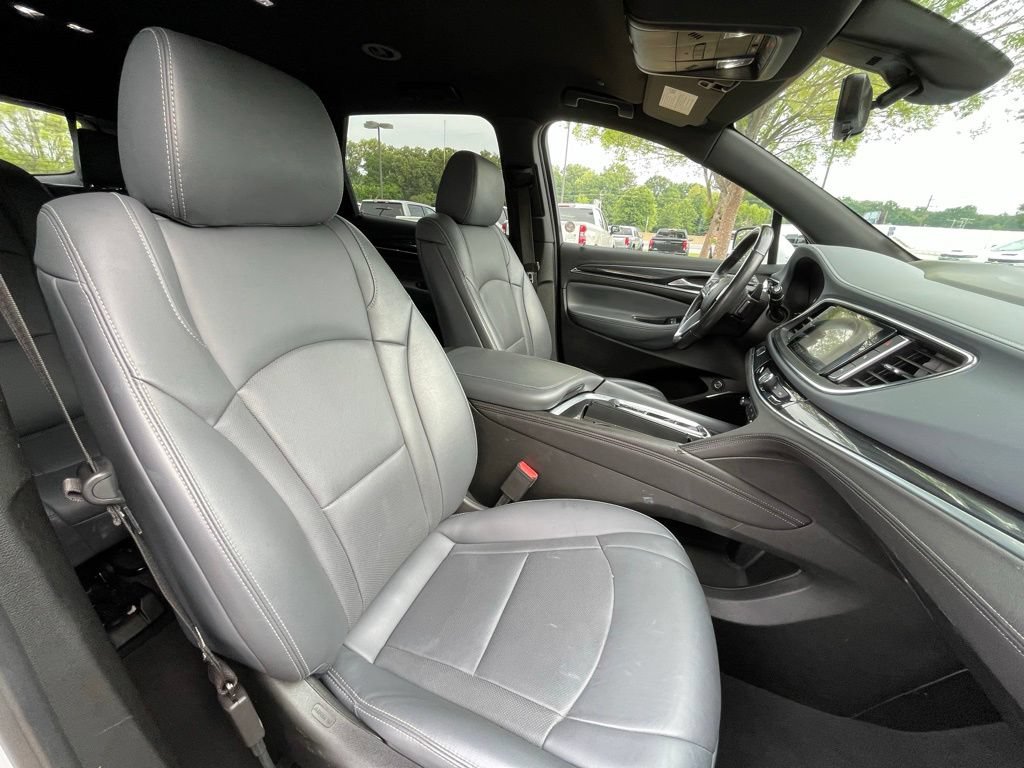 Used 2024 Buick Enclave Premium AWD/4WD image 31