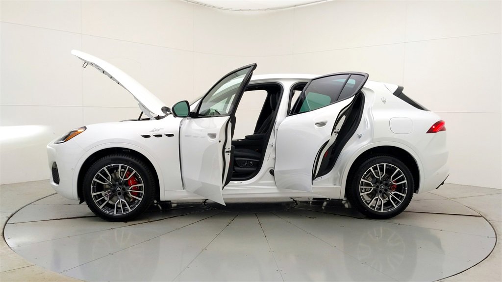 New 2024 Maserati Grecale GT image 19