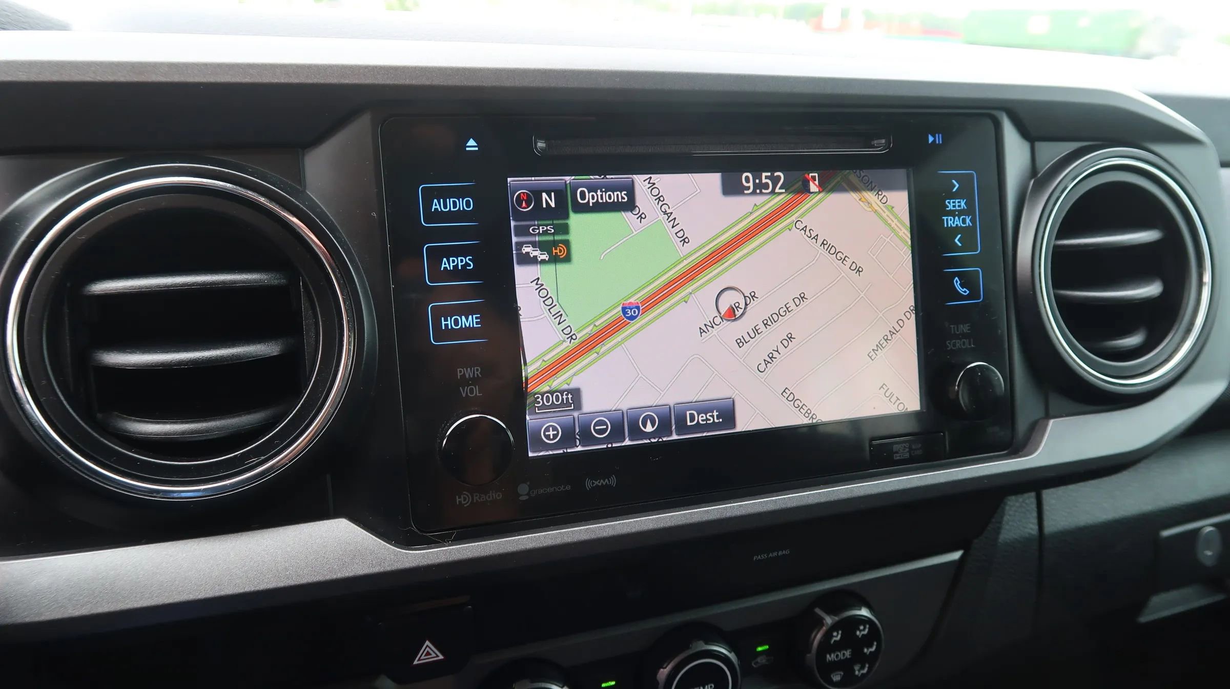 Used 2018 Toyota Tacoma TRD Off-Road AWD/4WD image 31