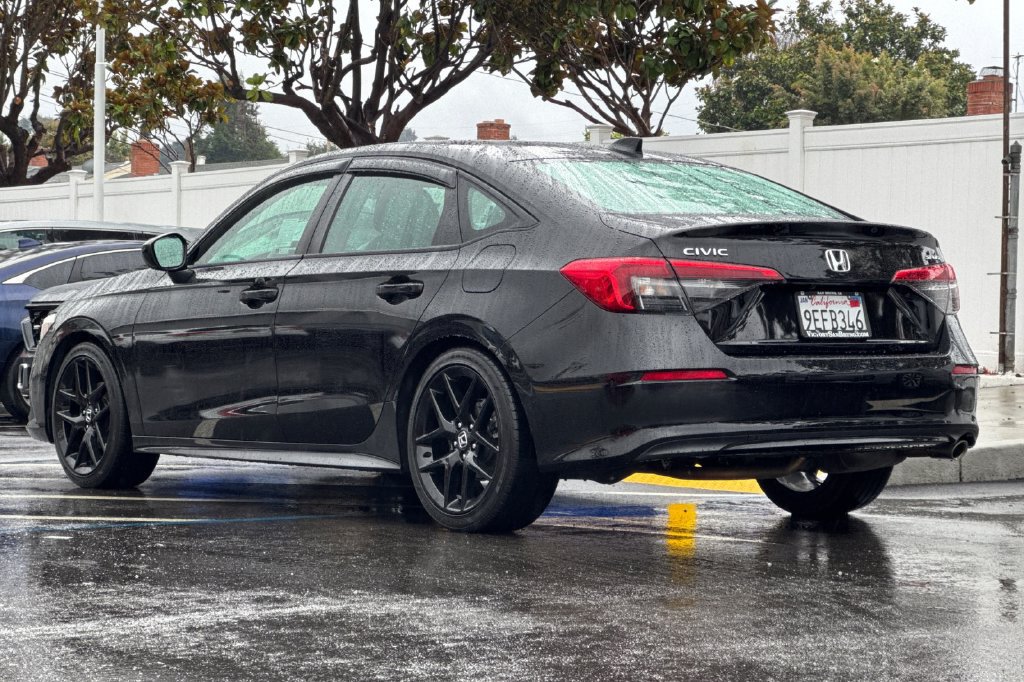 Used 2023 Honda Civic Sport image 6