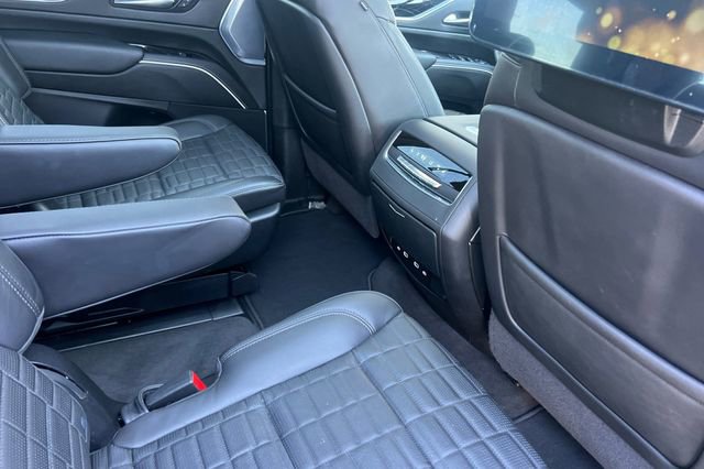 Used 2024 Cadillac Escalade V w/ LPO, ONYX Package image 19