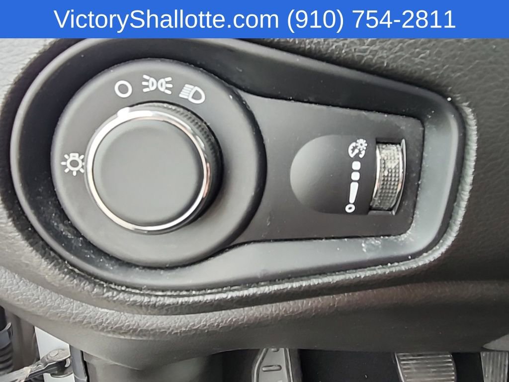 Used 2021 Jeep Renegade Sport image 12