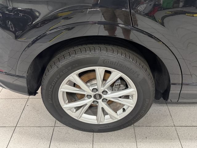Certified 2025 Audi Q3 2.0T Premium AWD/4WD image 12
