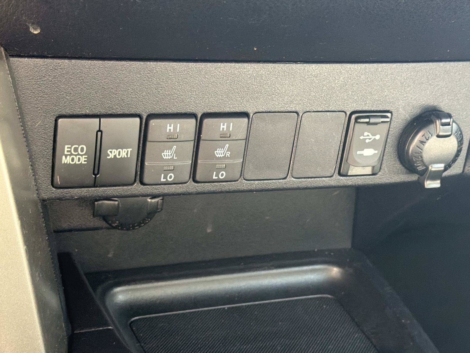 Used 2013 Toyota RAV4 Limited AWD/4WD image 34