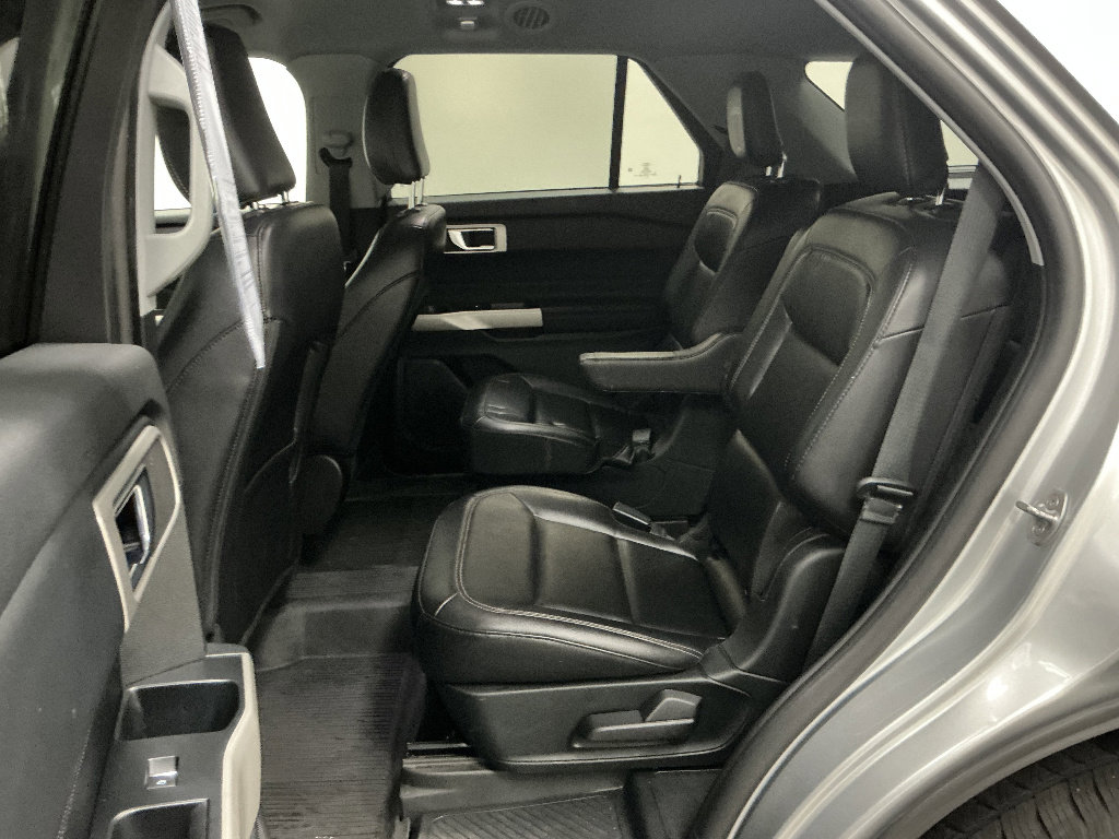 Used 2021 Ford Explorer XLT w/ Equipment Group 202A AWD/4WD image 23