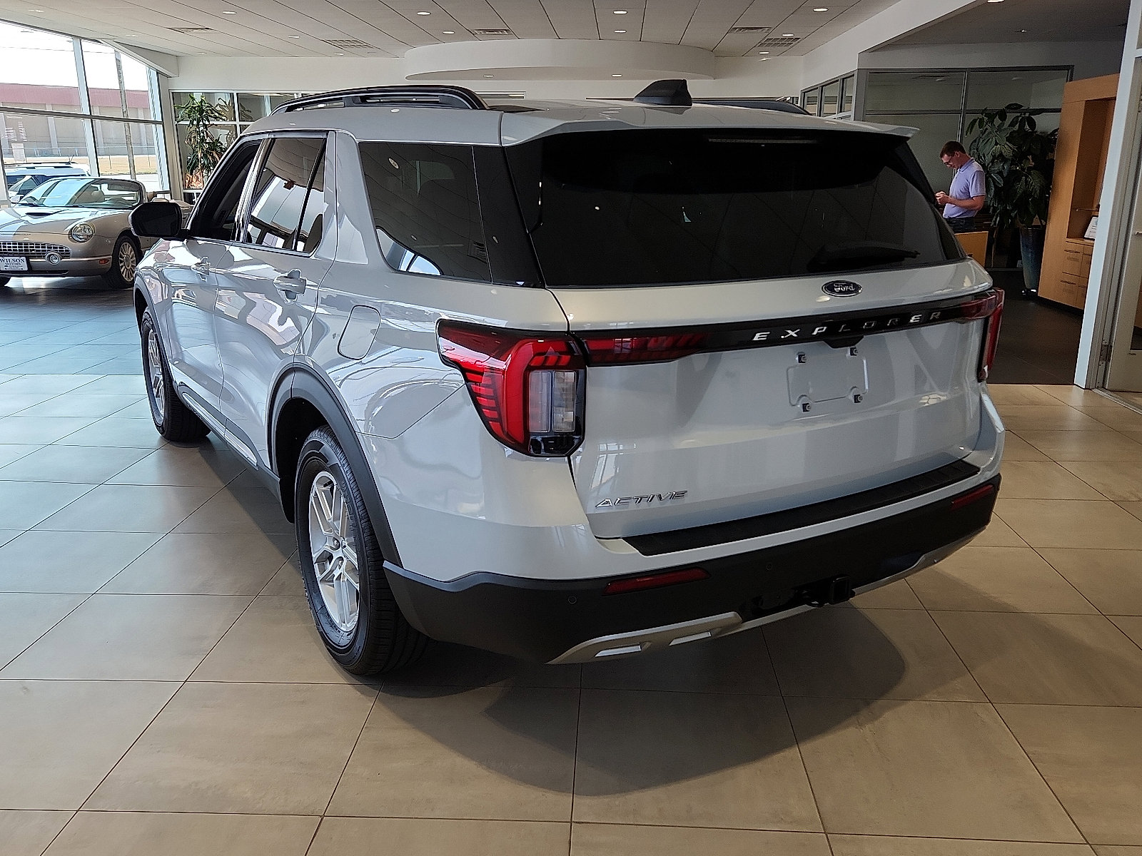 New 2025 Ford Explorer Active w/ Active Comfort Package image 3