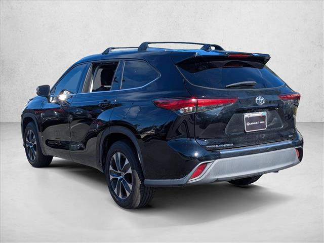 Used 2020 Toyota Highlander XLE image 9