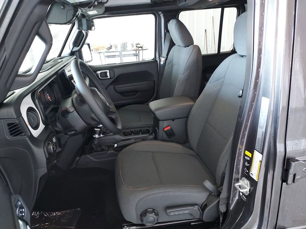 New 2025 Jeep Gladiator Sport image 17