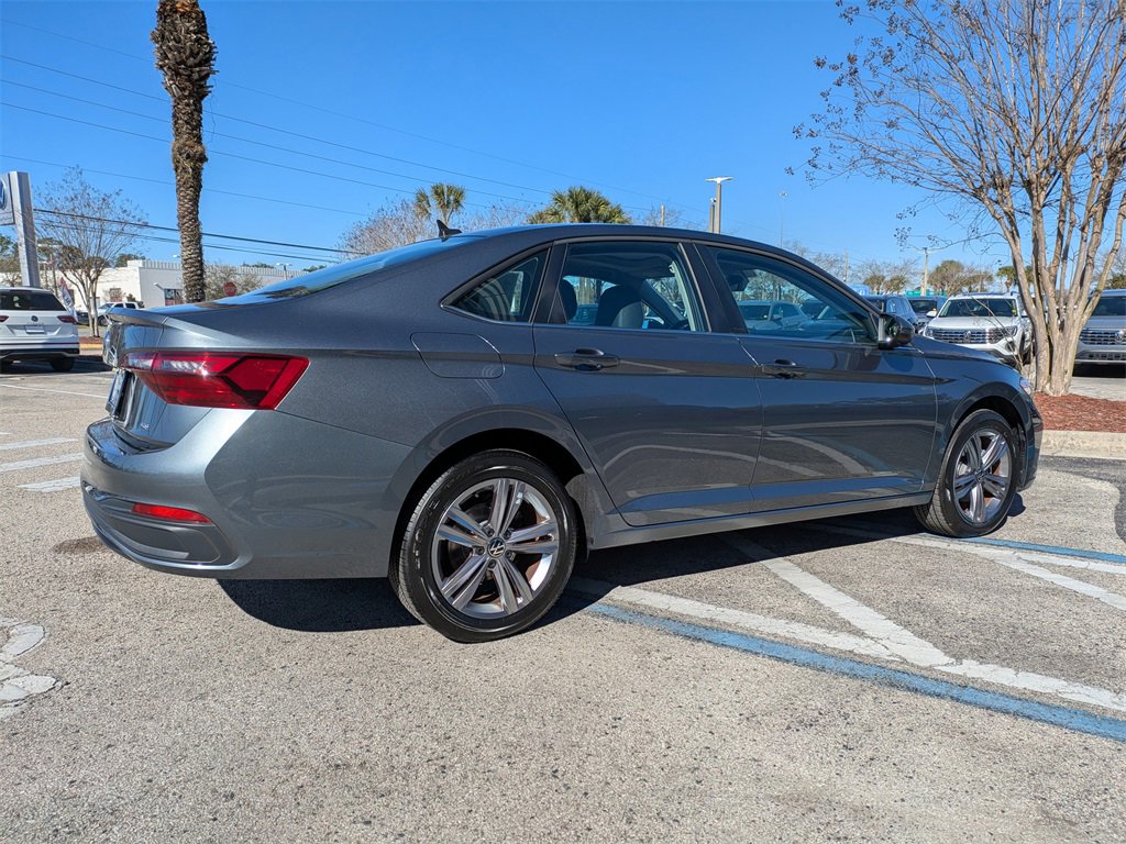 Used 2023 Volkswagen Jetta SE image 6