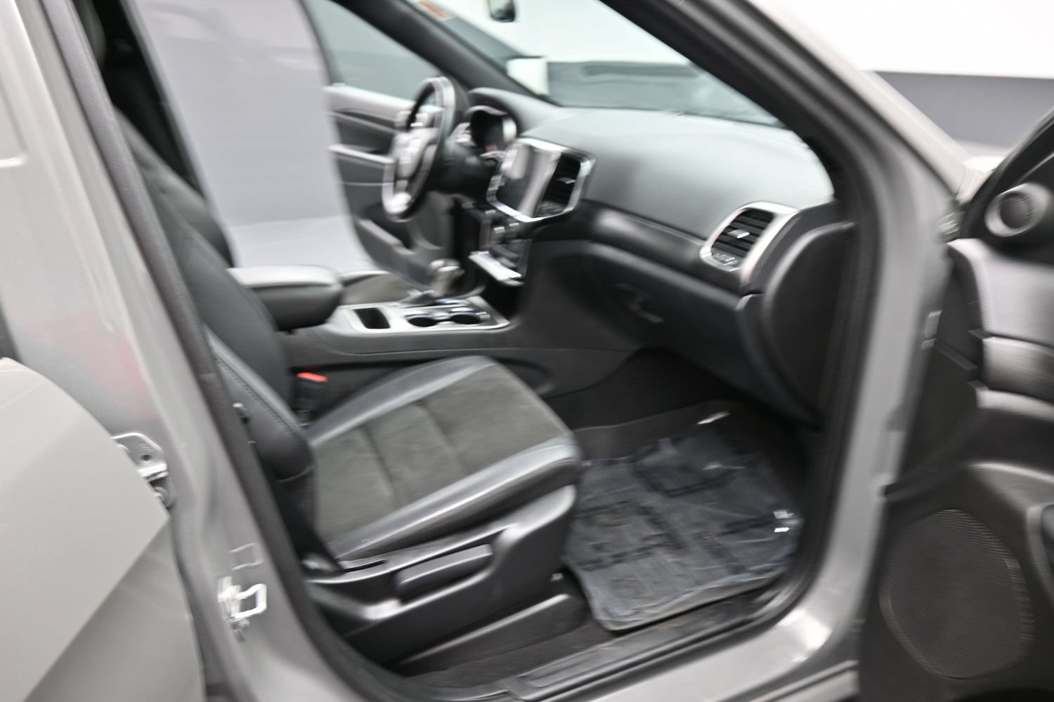 Used 2021 Jeep Grand Cherokee Laredo X AWD/4WD image 21