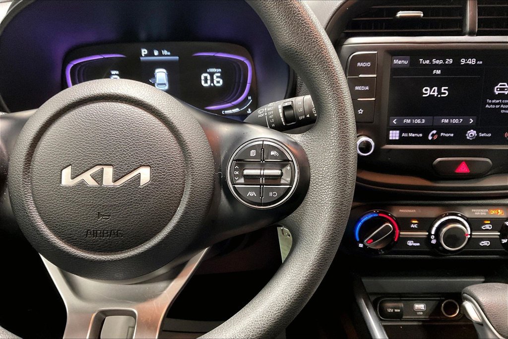 Used 2025 Kia Soul LX w/ LX Technology Package FWD image 23
