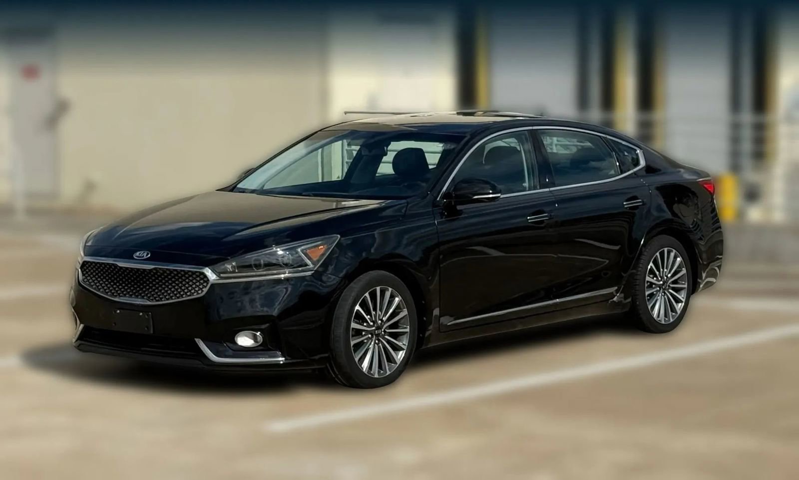 Used 2017 Kia Cadenza Premium FWD image 3