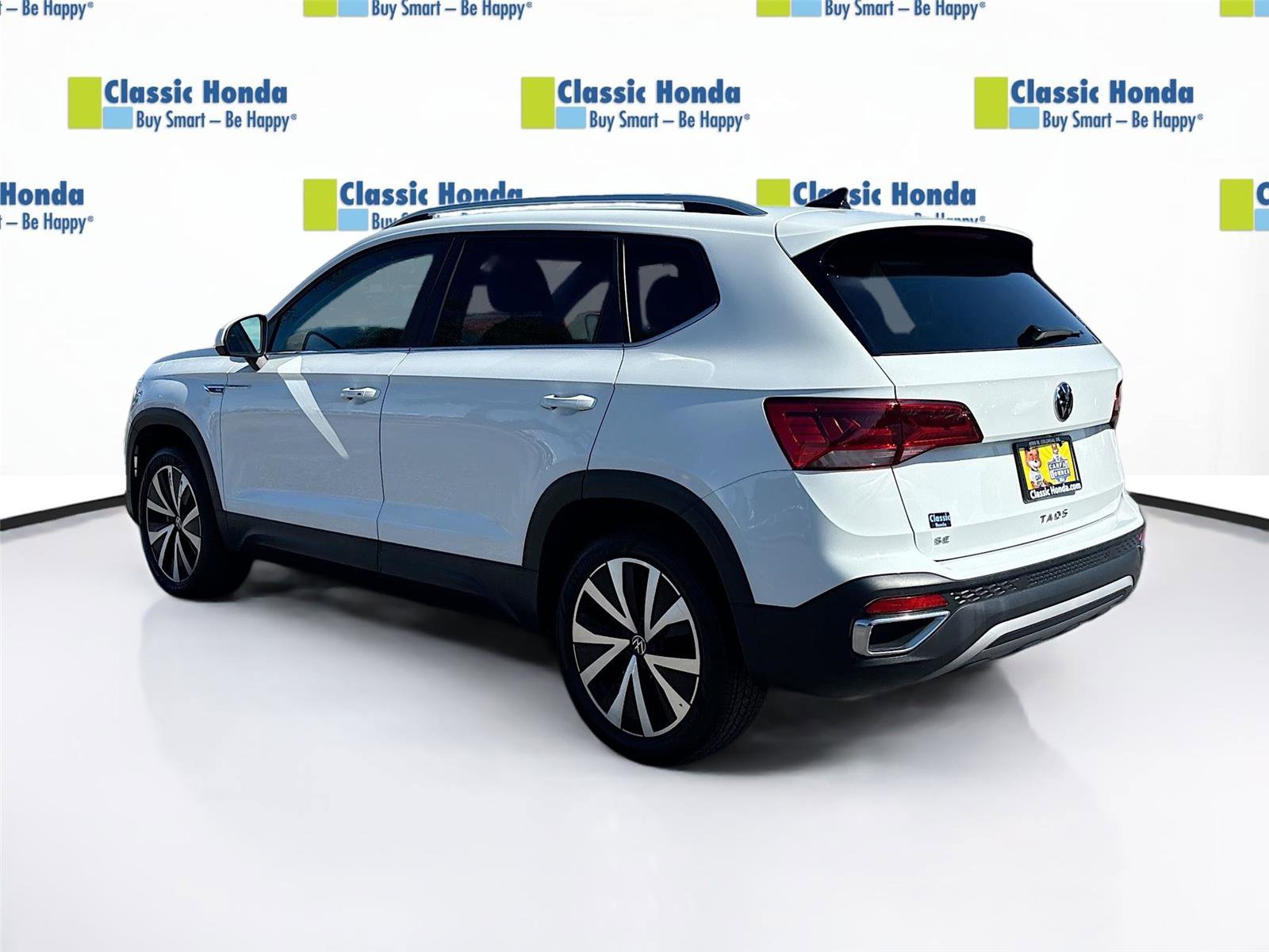 Used 2024 Volkswagen Taos SE image 5