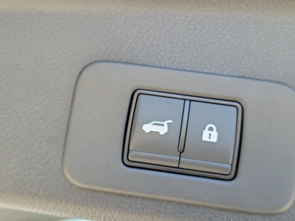Used 2025 Nissan Murano SL w/ Cargo Package AWD/4WD image 10