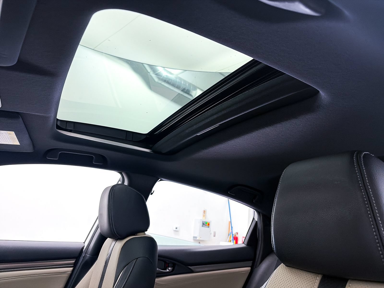 Used 2017 Honda Civic EX-L image 3