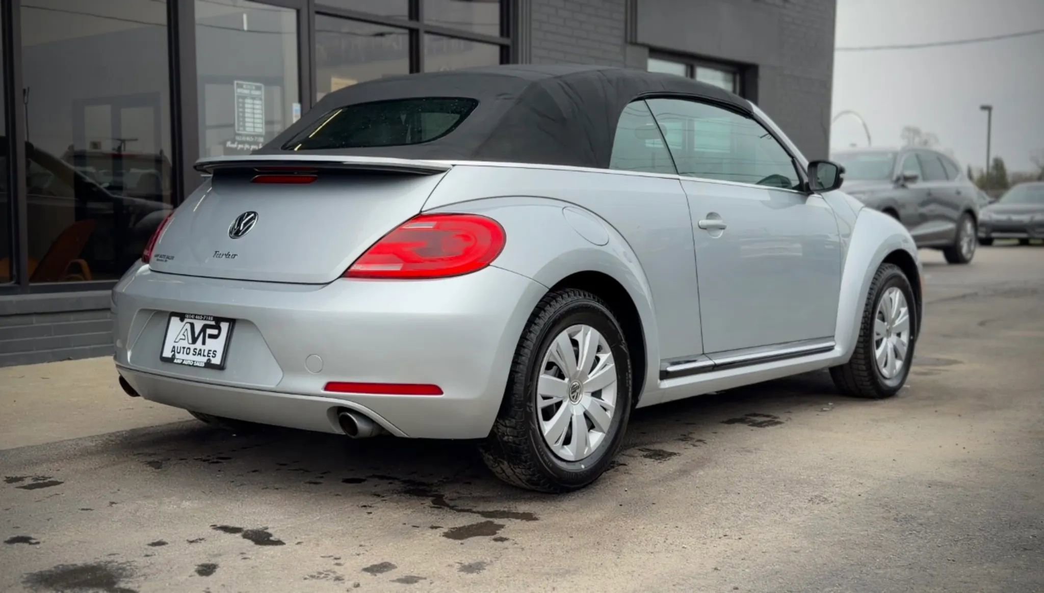 Used 2013 Volkswagen Beetle 2.0T image 2