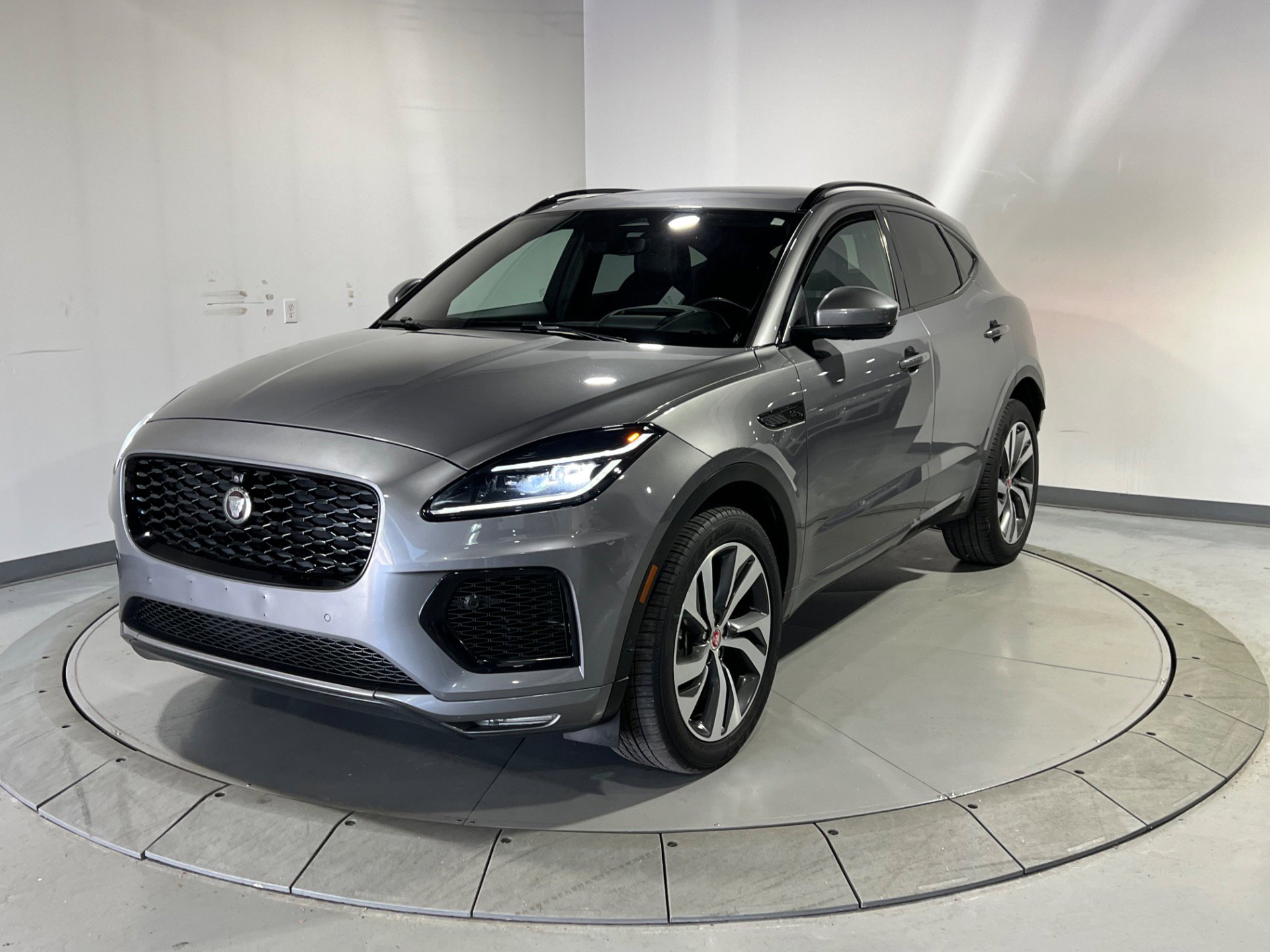 Used 2021 Jaguar E-PACE 300 Sport image 2