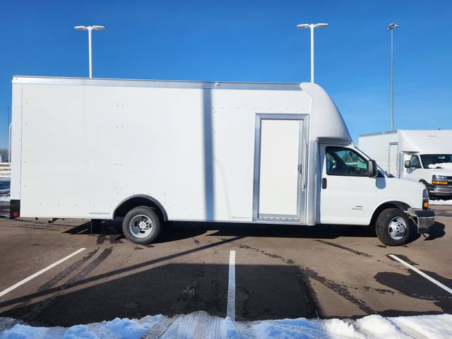 New 2026 Chevrolet Express 4500 w/ Power Convenience Package RWD image 9
