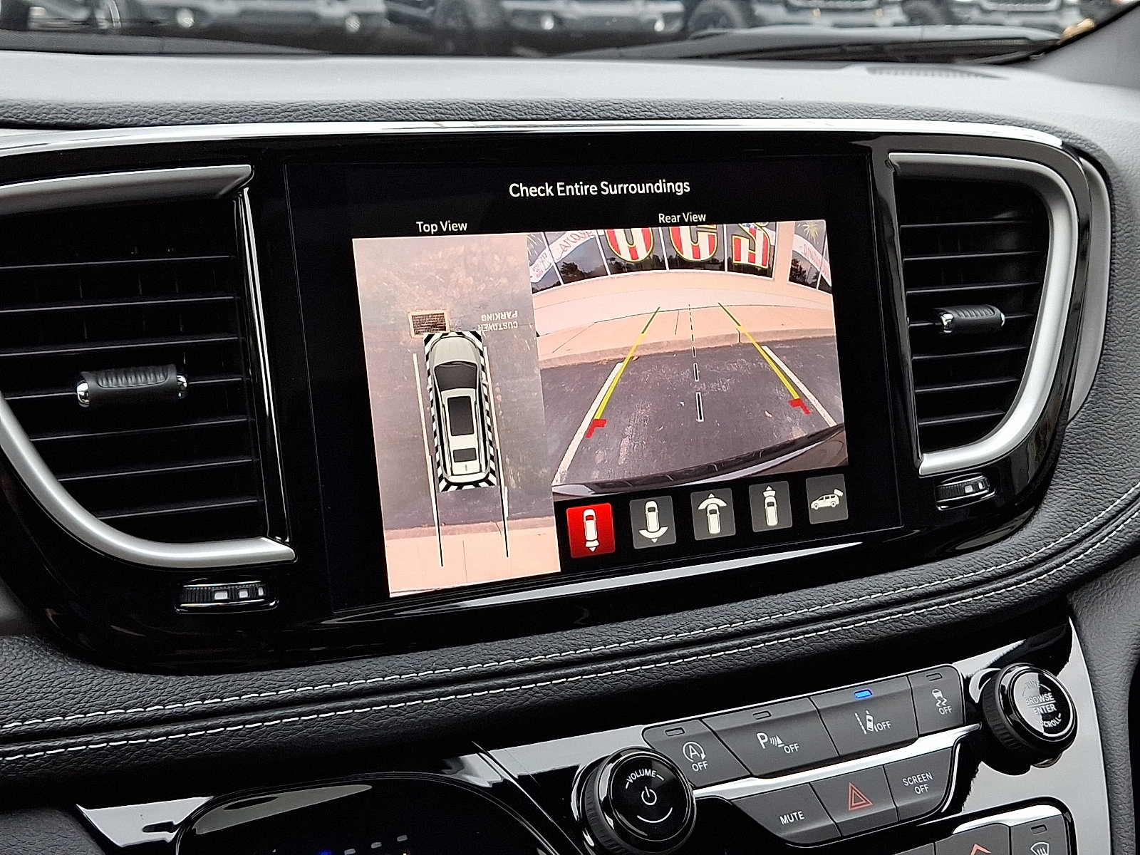 New 2027 Chrysler Pacifica Limited AWD/4WD image 14