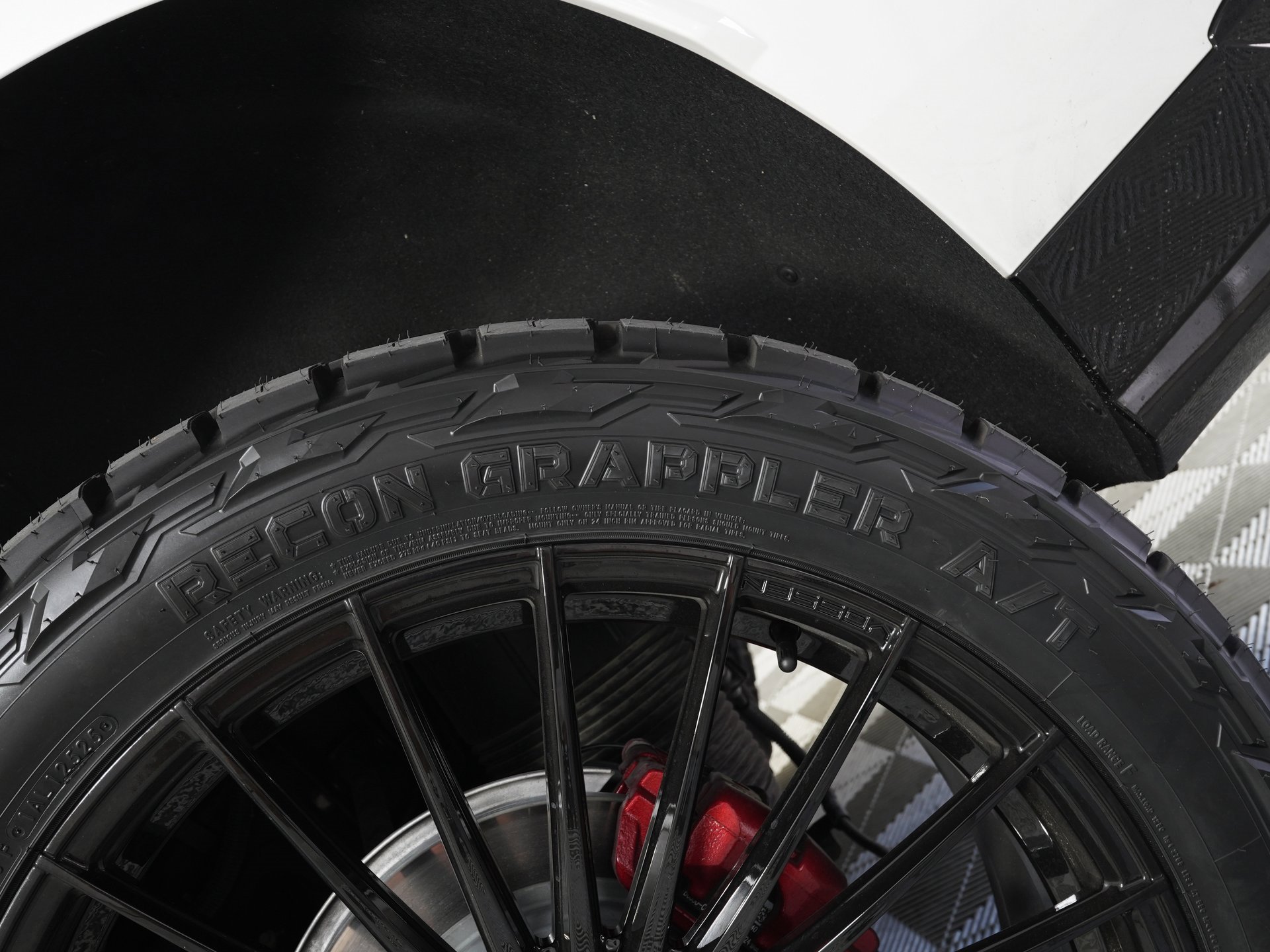 Used 2025 Cadillac Escalade V w/ LPO, Floor Liner Package image 40