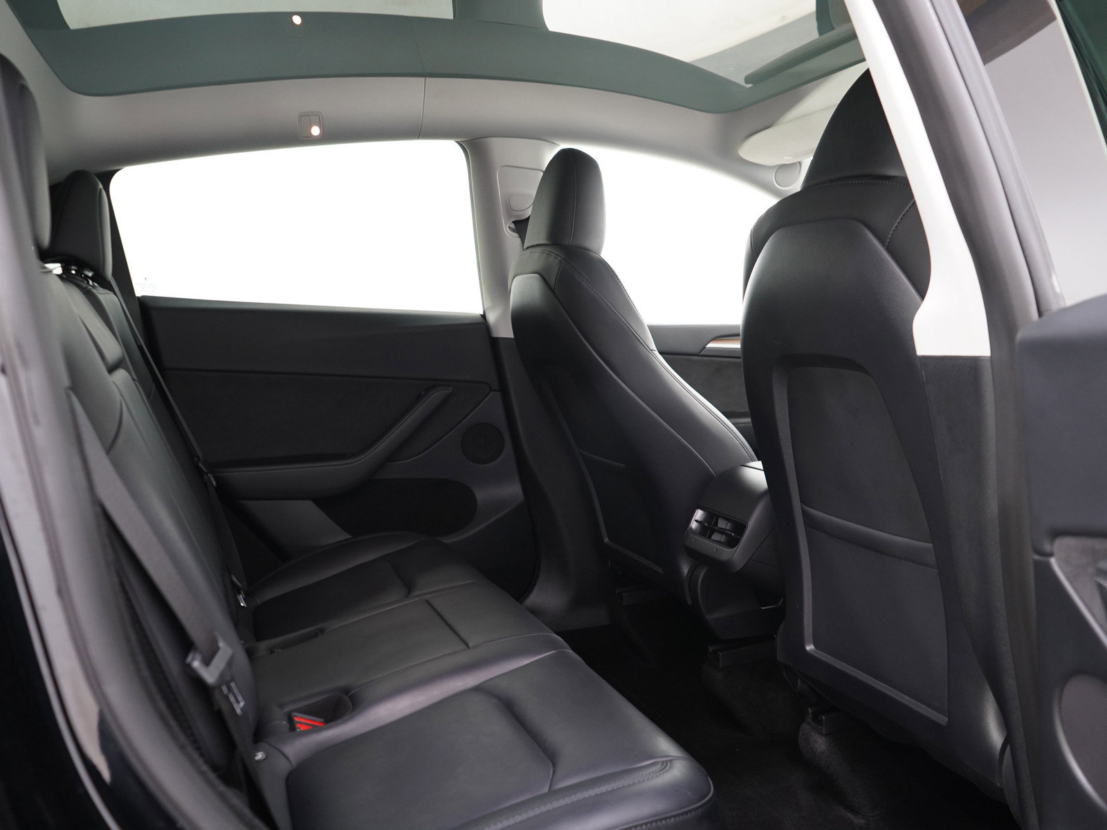 Used 2023 Tesla Model Y AWD image 14