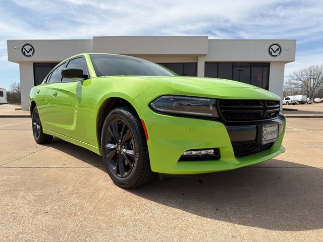 Used 2023 Dodge Charger SXT w/ Blacktop Package image 3