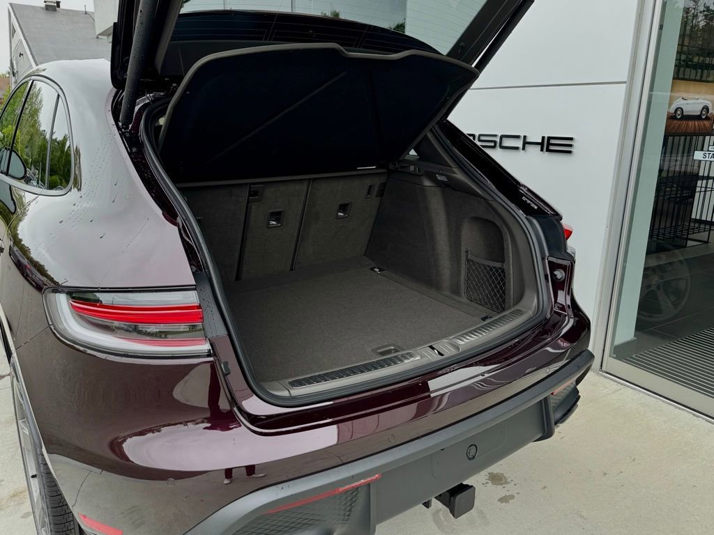 New 2025 Porsche Macan image 14