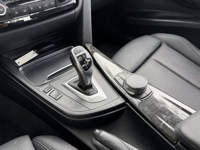 Used 2018 BMW 330i xDrive Sedan AWD/4WD image 26
