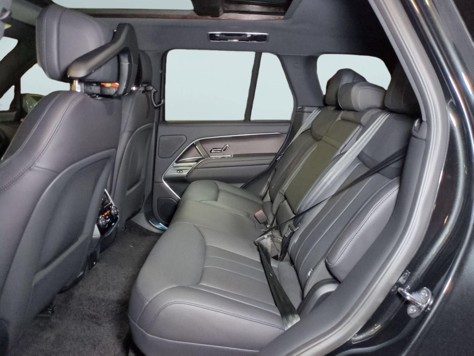 New 2026 Land Rover Range Rover SE AWD/4WD image 24