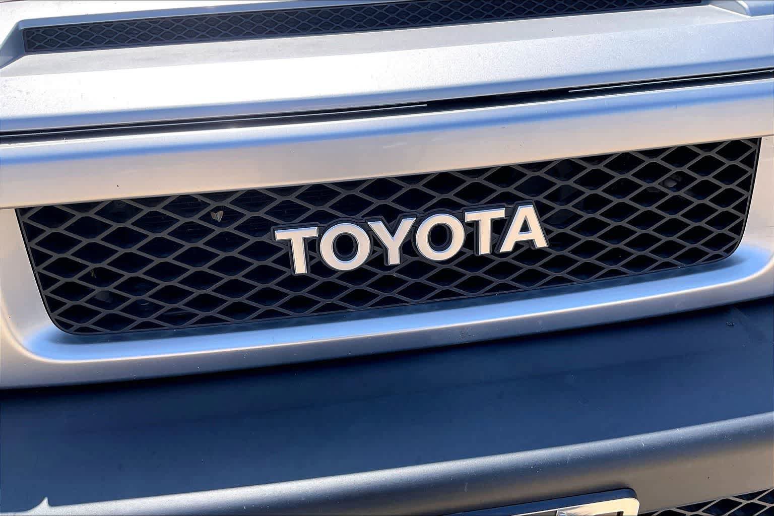 Used 2008 Toyota FJ Cruiser 4WD image 30