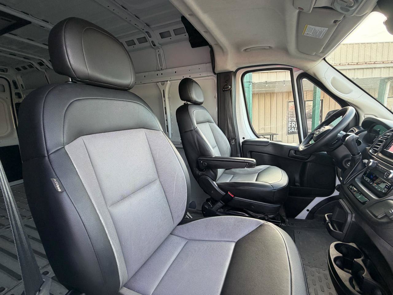 Used 2024 RAM ProMaster 2500 w/ Convenience Group FWD image 10