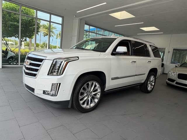 Used 2020 Cadillac Escalade Premium Luxury RWD image 3