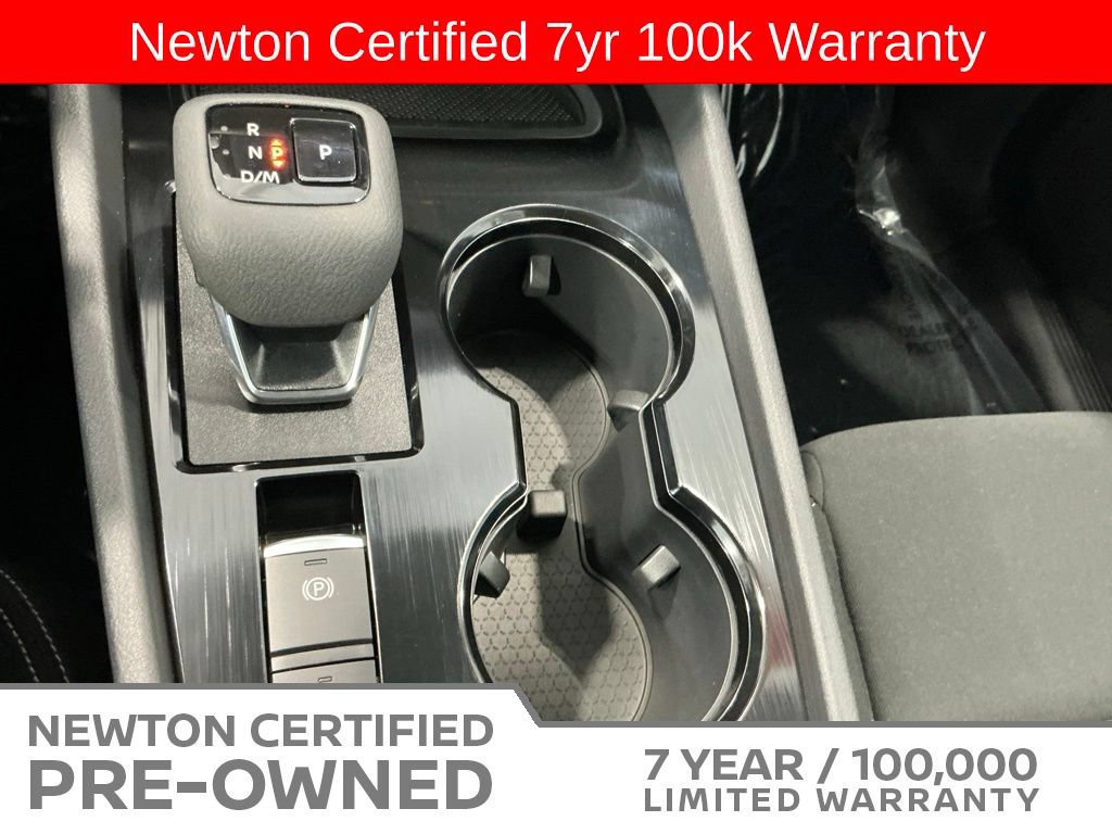 Used 2025 Nissan Rogue S FWD image 11