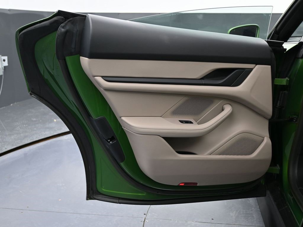 Used 2023 Porsche Taycan image 37