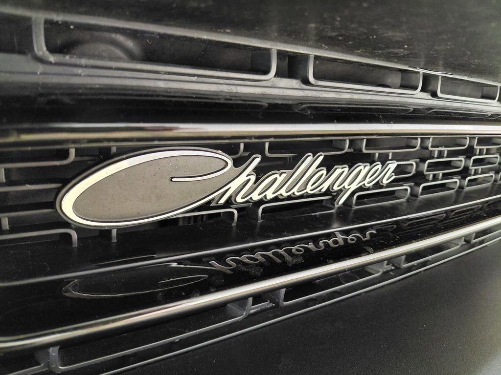 Used 2015 Dodge Challenger R/T Plus image 25