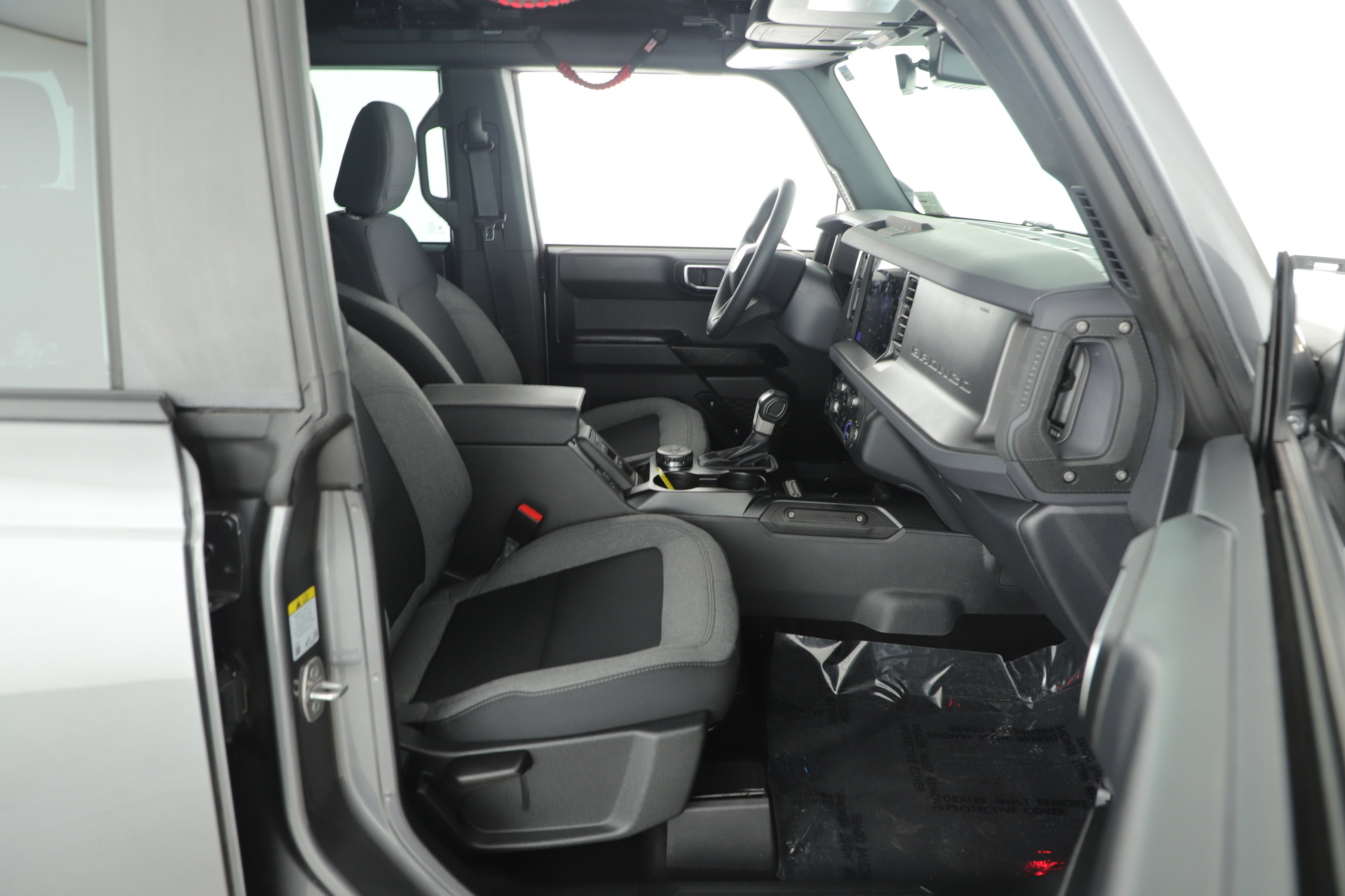 Used 2025 Ford Bronco Badlands image 11