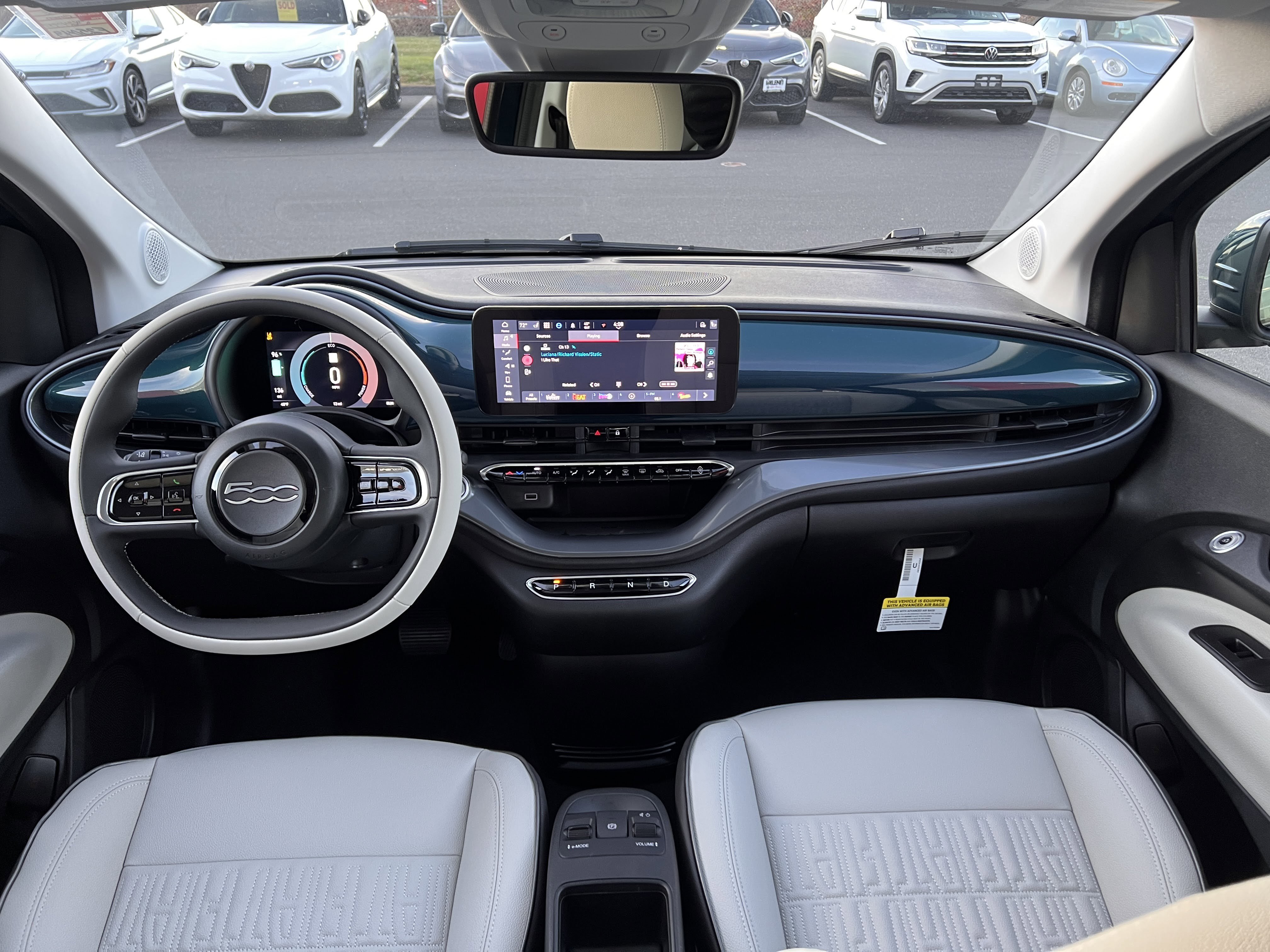 New 2025 FIAT 500 e w/ Quick Order Package 21B Icona image 2