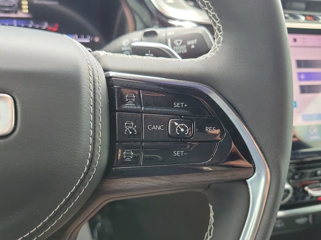 Used 2023 Jeep Grand Cherokee Overland image 23